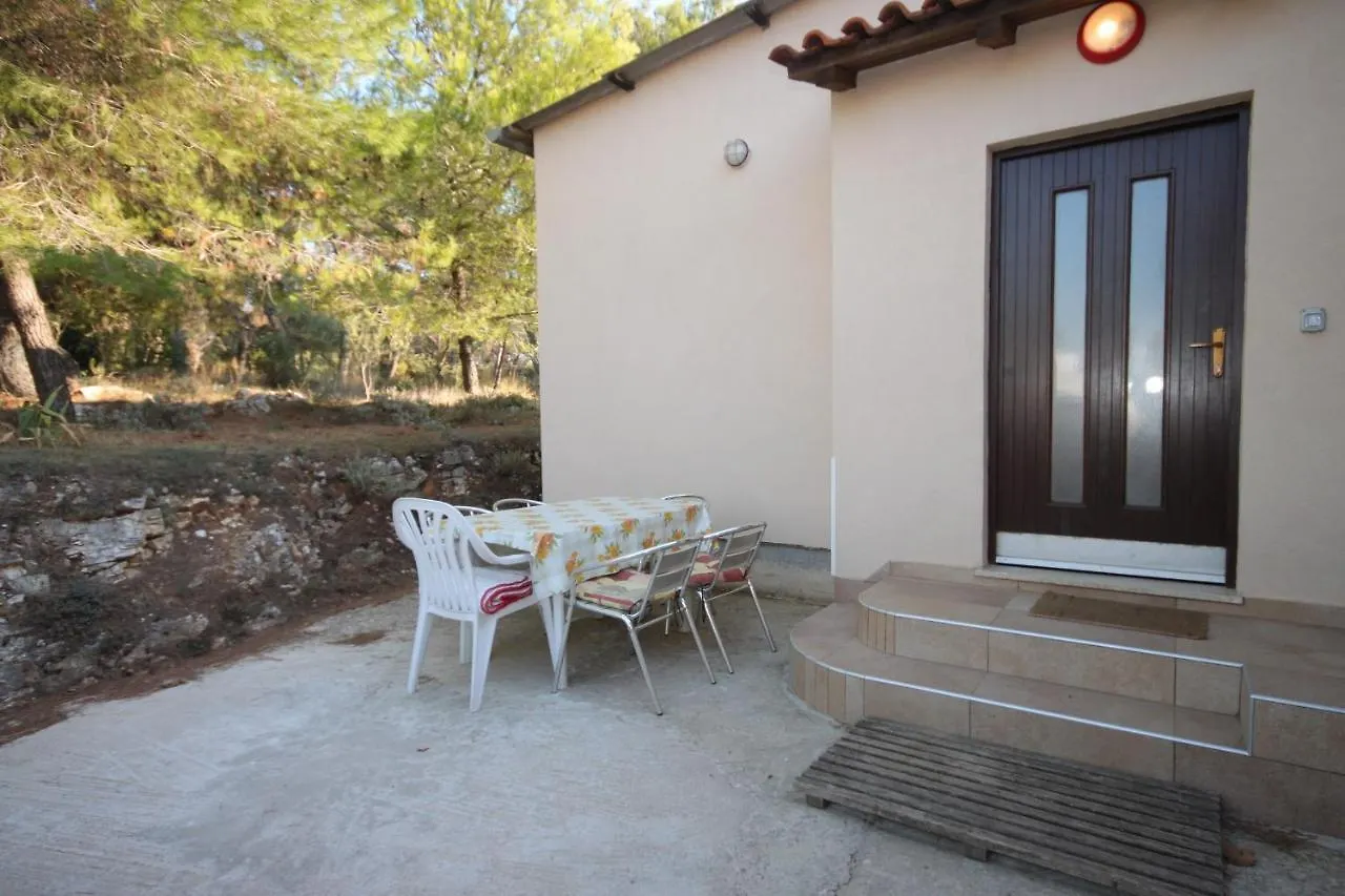 Apartments With Wifi Pomer, Medulin - 7294